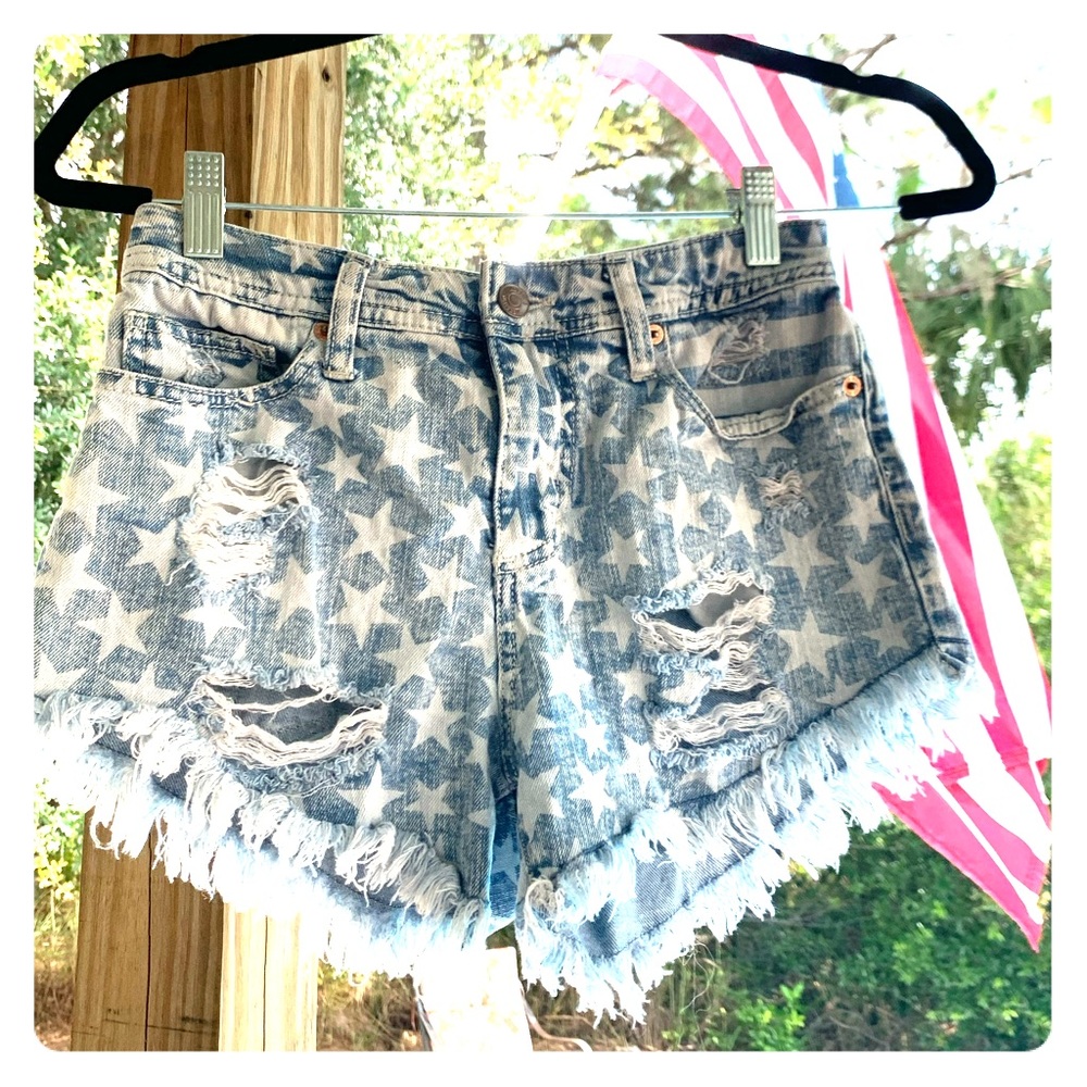 Size 00 Mossimo Distressed American flag shorts